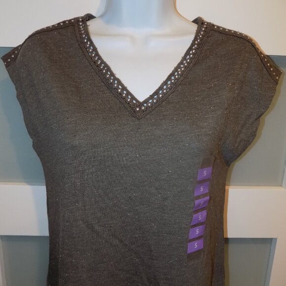 Berkley Jensen Gray Studded Tee Size S Women's NEW - Picture 2 of 3